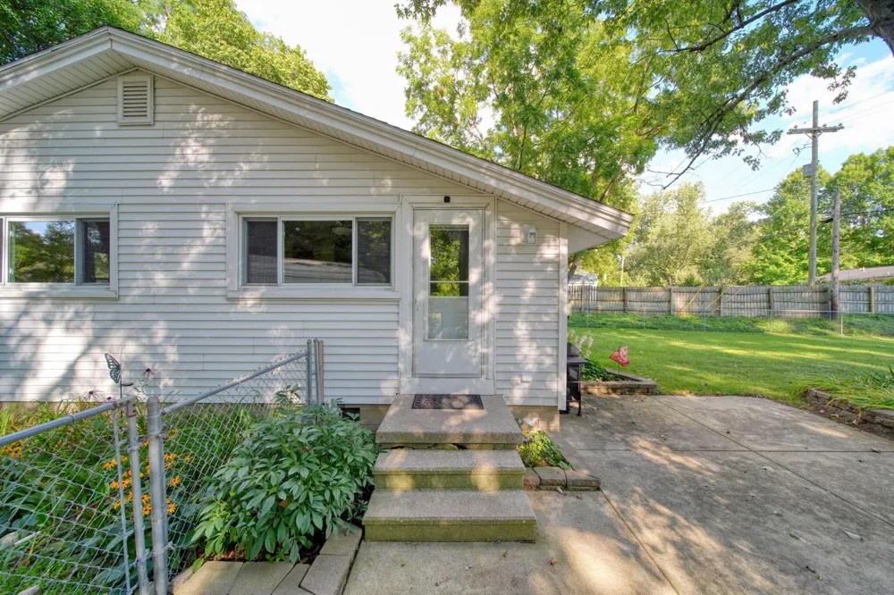 5329 Spring Arbor Road Jackson, MI 49201