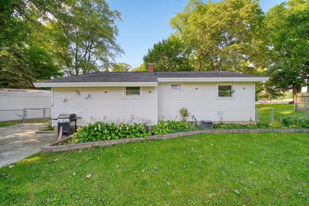 5329 Spring Arbor Road Jackson, MI 49201