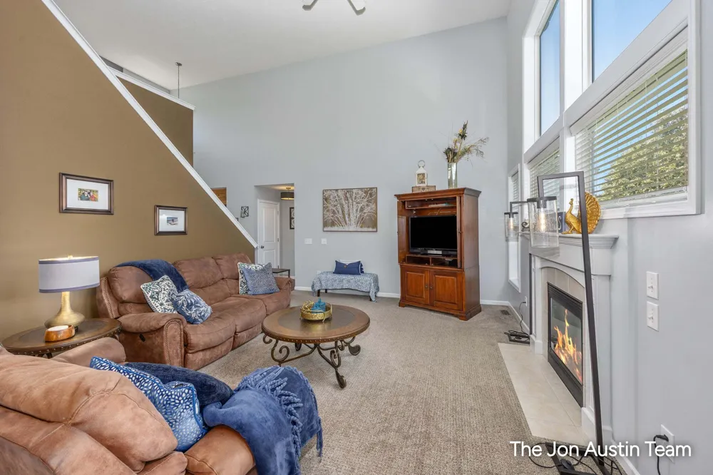 3461 Mason Ridge Drive NE Grand Rapids, MI 49525