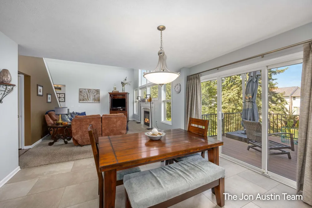 3461 Mason Ridge Drive NE Grand Rapids, MI 49525