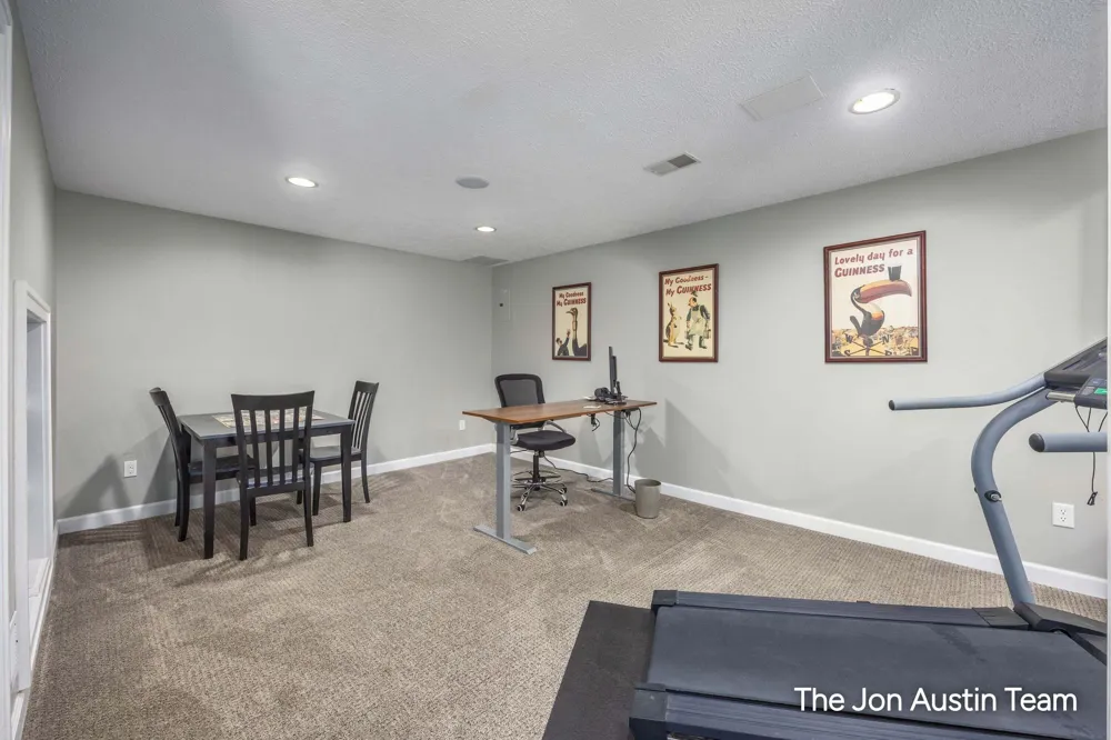 3461 Mason Ridge Drive NE Grand Rapids, MI 49525