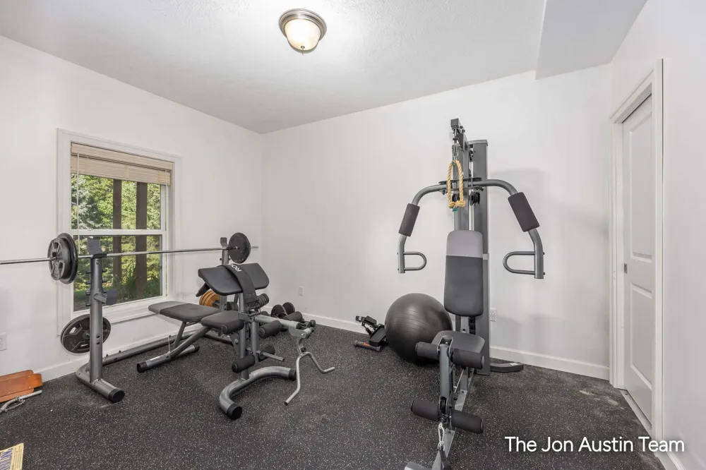 3461 Mason Ridge Drive NE Grand Rapids, MI 49525