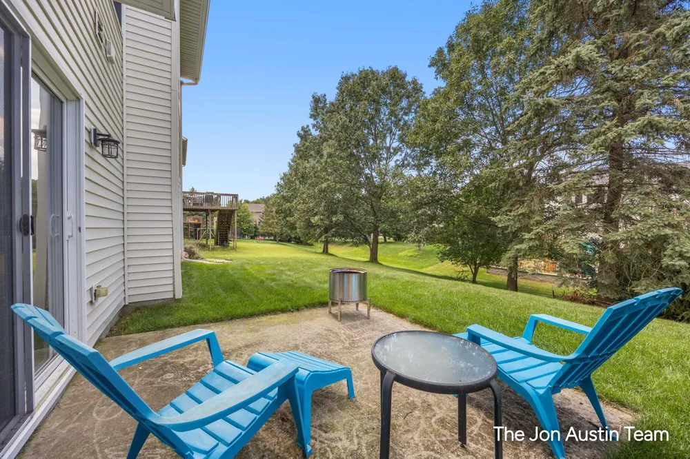 3461 Mason Ridge Drive NE Grand Rapids, MI 49525