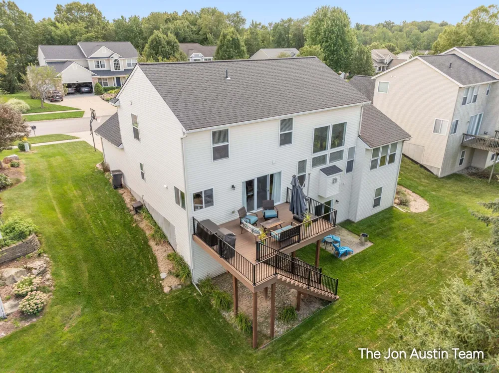 3461 Mason Ridge Drive NE Grand Rapids, MI 49525