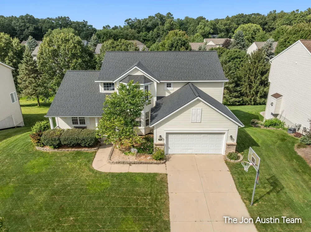 3461 Mason Ridge Drive NE Grand Rapids, MI 49525