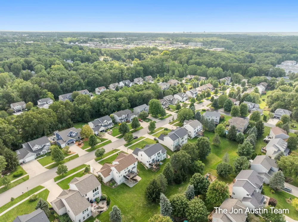 3461 Mason Ridge Drive NE Grand Rapids, MI 49525