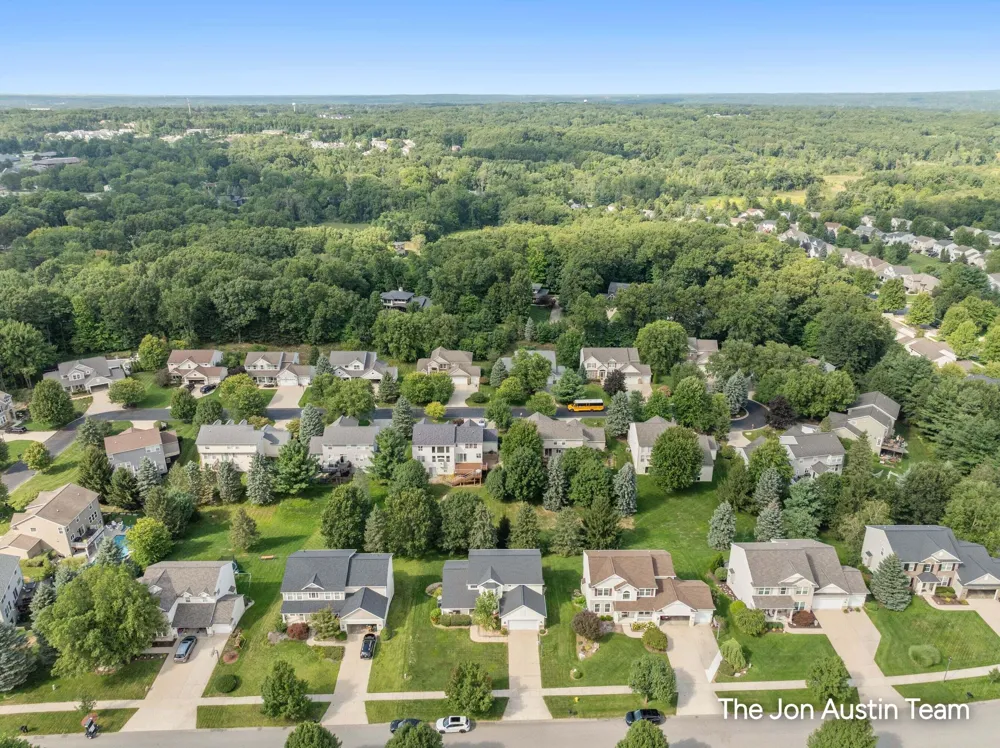 3461 Mason Ridge Drive NE Grand Rapids, MI 49525