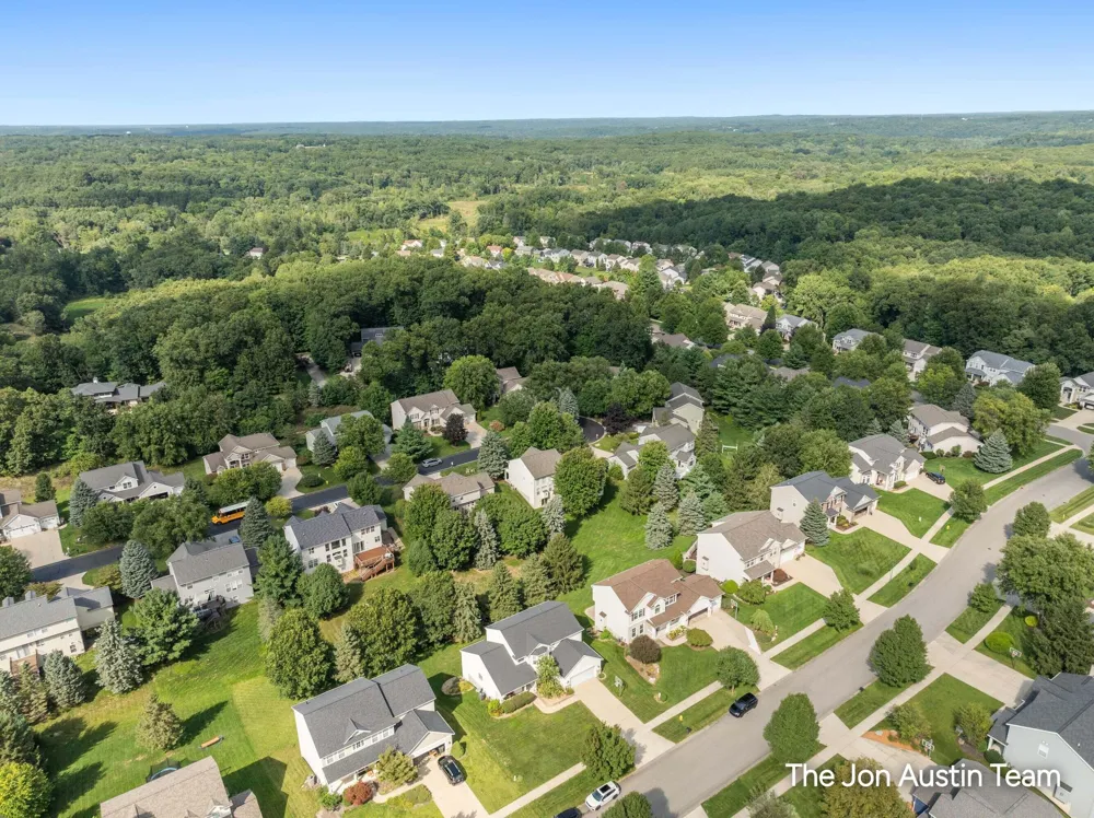 3461 Mason Ridge Drive NE Grand Rapids, MI 49525