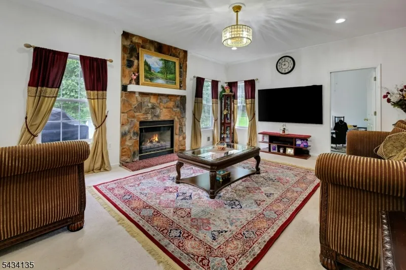 102 Black Oak Trail Jefferson, NJ 07849