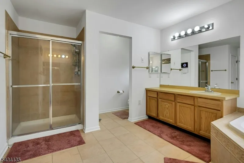 102 Black Oak Trail Jefferson, NJ 07849