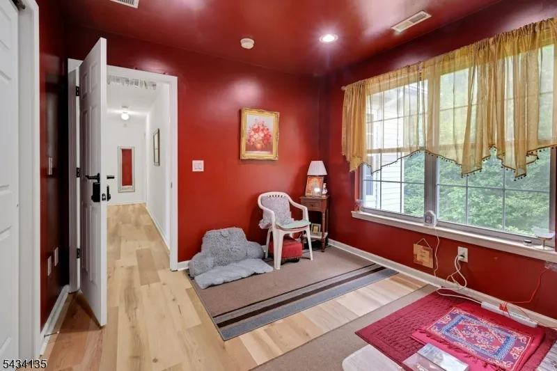 102 Black Oak Trail Jefferson, NJ 07849