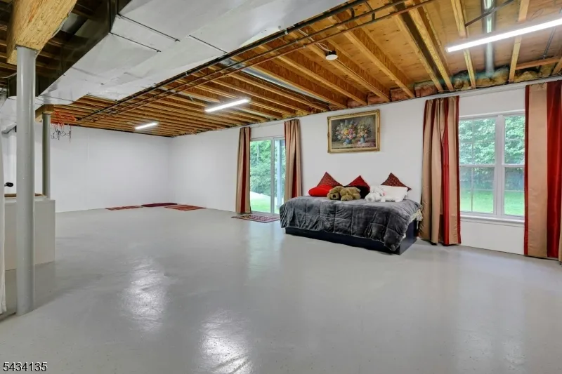 102 Black Oak Trail Jefferson, NJ 07849