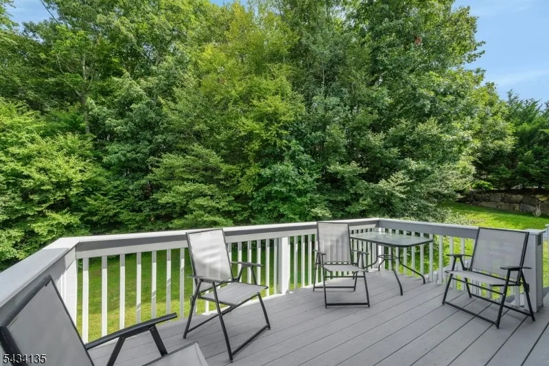 102 Black Oak Trail Jefferson, NJ 07849