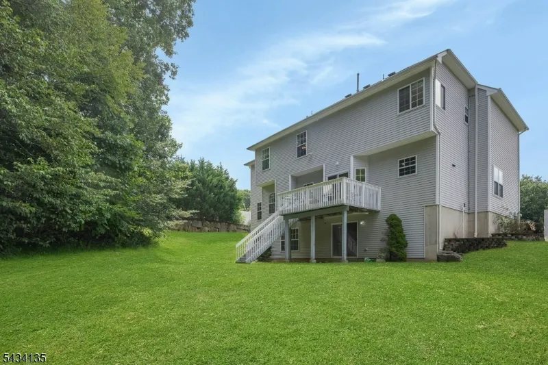102 Black Oak Trail Jefferson, NJ 07849