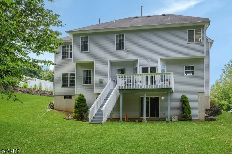102 Black Oak Trail Jefferson, NJ 07849
