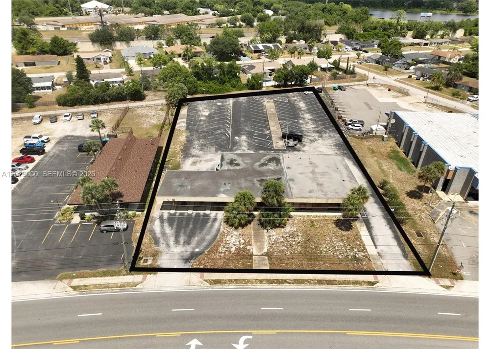 940 Deltona Blvd Deltona, FL 32725