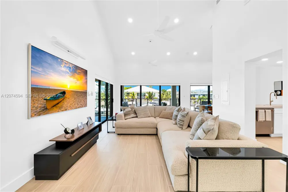 108 W Plaza Del Lago #108 Islamorada, FL 33036