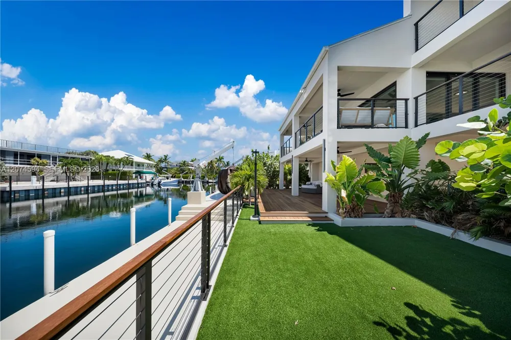 108 W Plaza Del Lago #108 Islamorada, FL 33036
