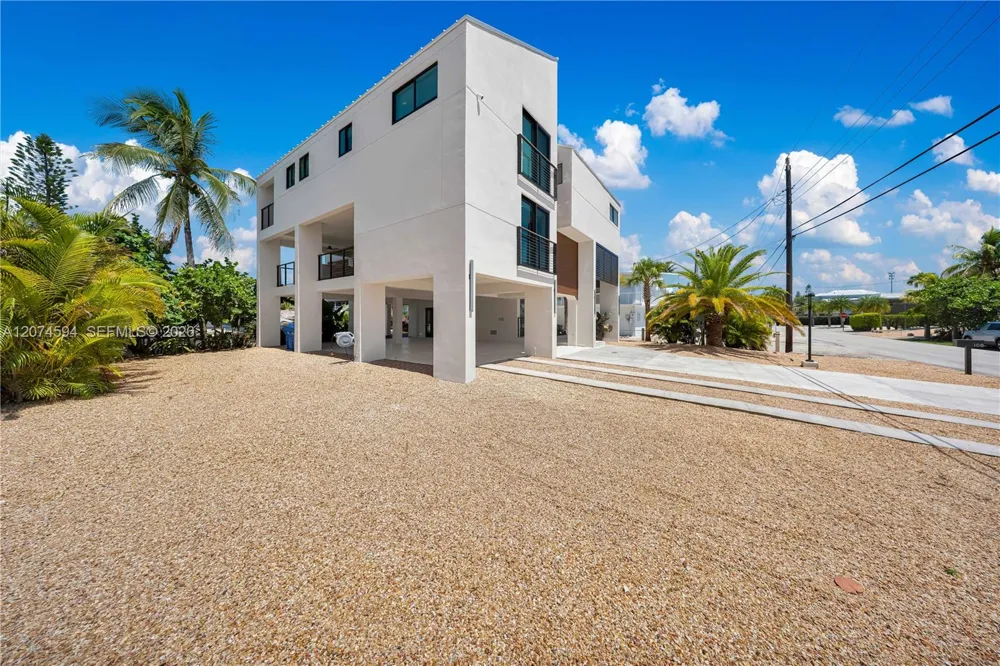 108 W Plaza Del Lago #108 Islamorada, FL 33036