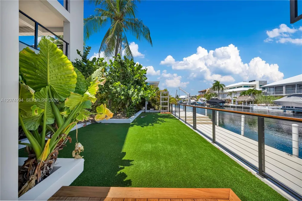 108 W Plaza Del Lago #108 Islamorada, FL 33036