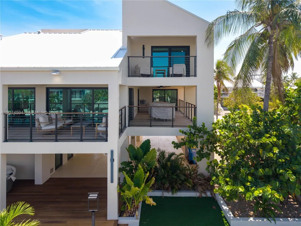 108 W Plaza Del Lago #108 Islamorada, FL 33036