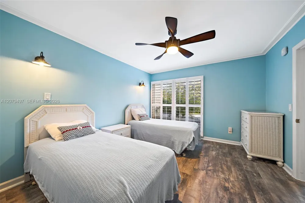 245 NE Macarthur Blvd #17 Hutchinson Island, FL 34996