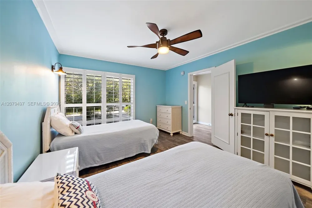 245 NE Macarthur Blvd #17 Hutchinson Island, FL 34996