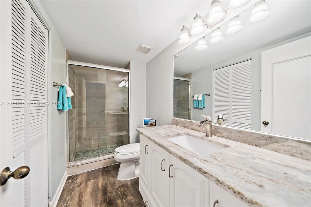 245 NE Macarthur Blvd #17 Hutchinson Island, FL 34996