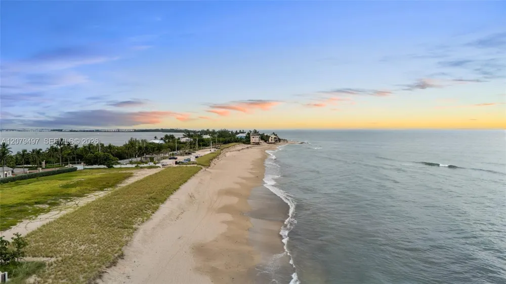 245 NE Macarthur Blvd #17 Hutchinson Island, FL 34996