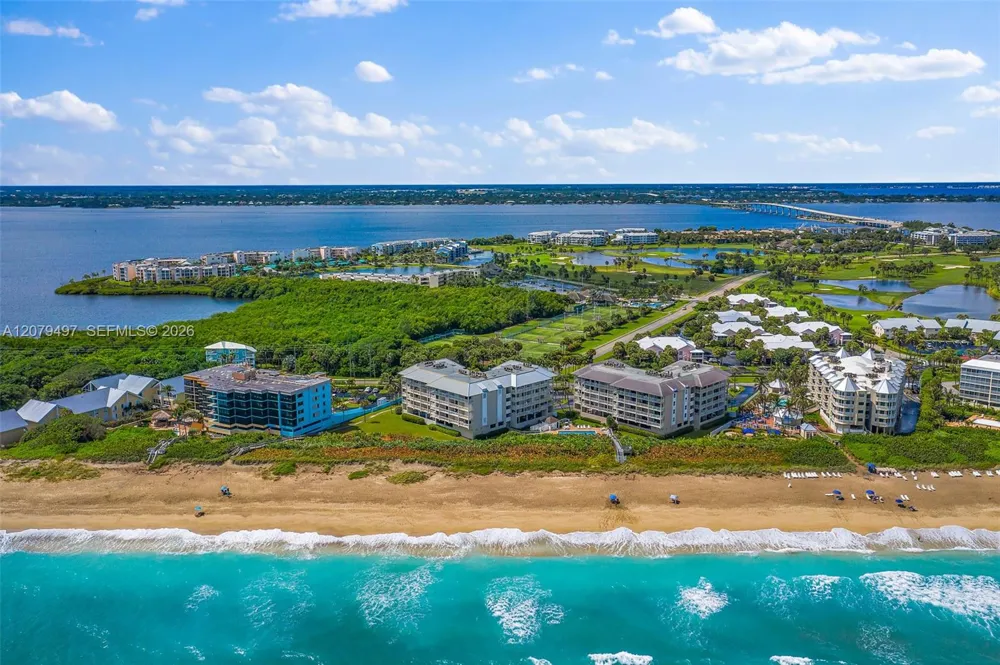 245 NE Macarthur Blvd #17 Hutchinson Island, FL 34996