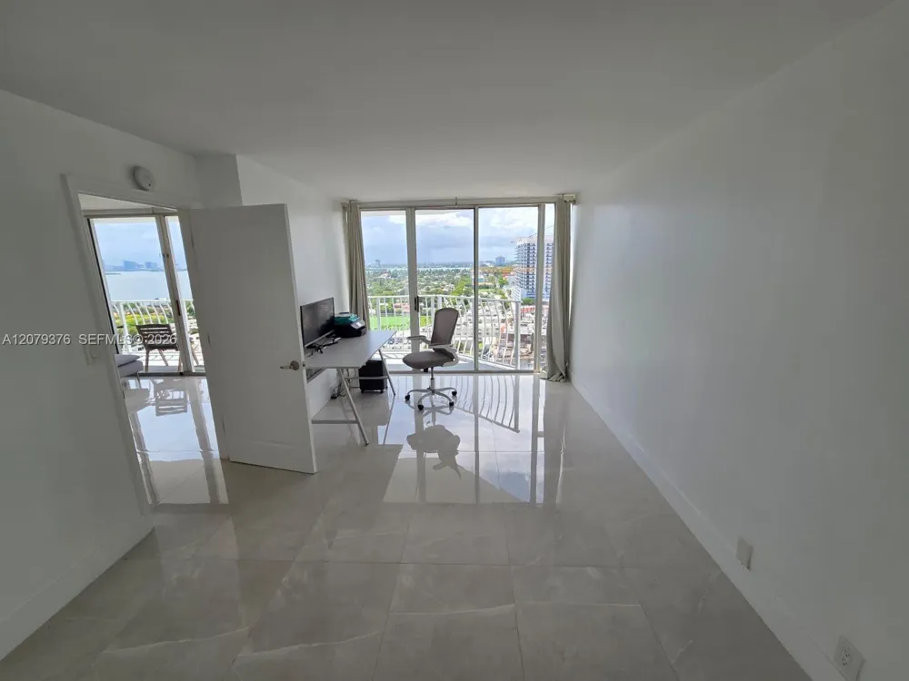7601 E Treasure Dr #1902 North Bay Village, FL 33141