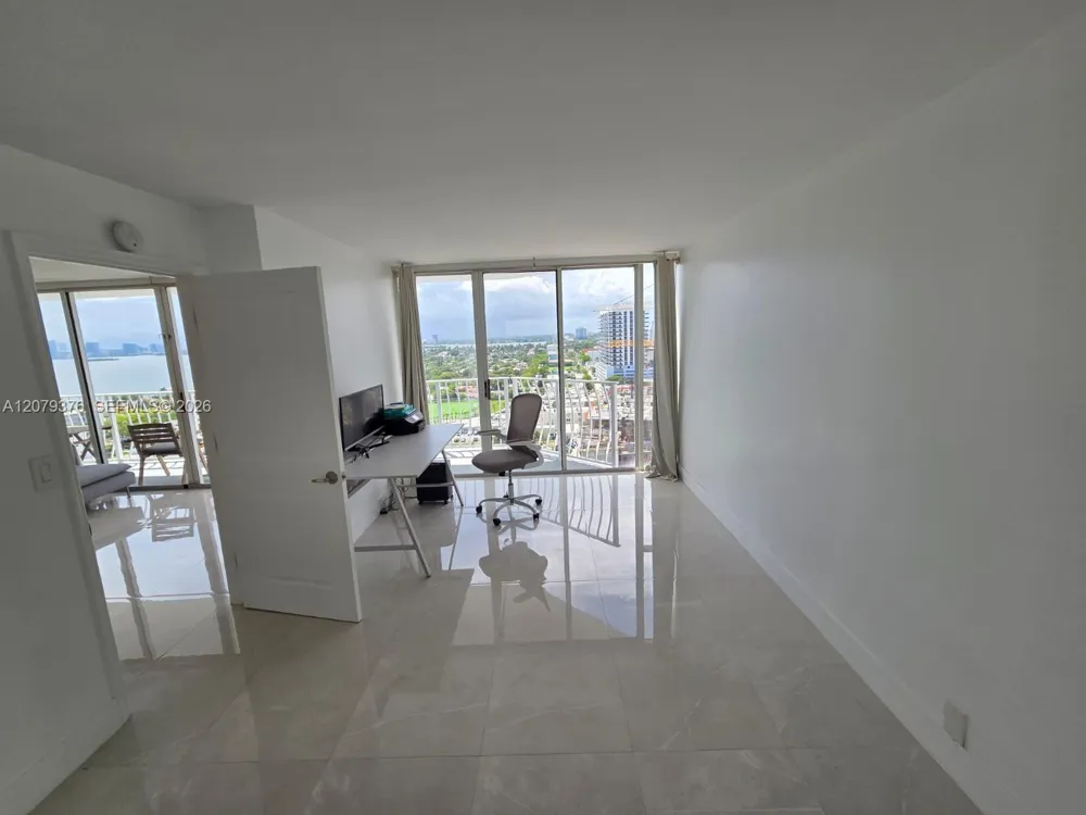 7601 E Treasure Dr #1902 North Bay Village, FL 33141