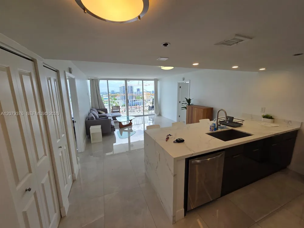 7601 E Treasure Dr #1902 North Bay Village, FL 33141
