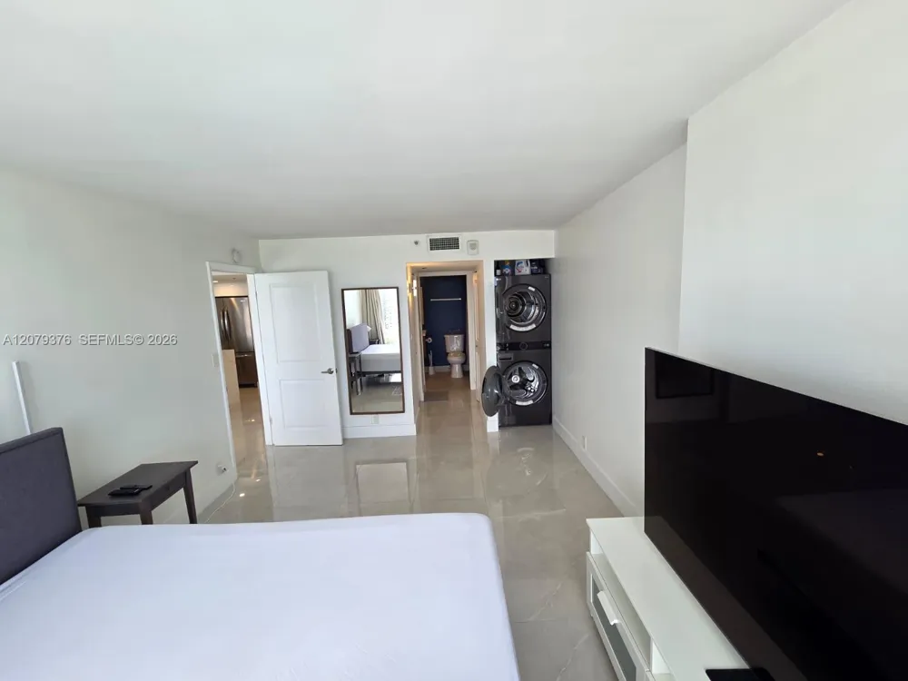 7601 E Treasure Dr #1902 North Bay Village, FL 33141