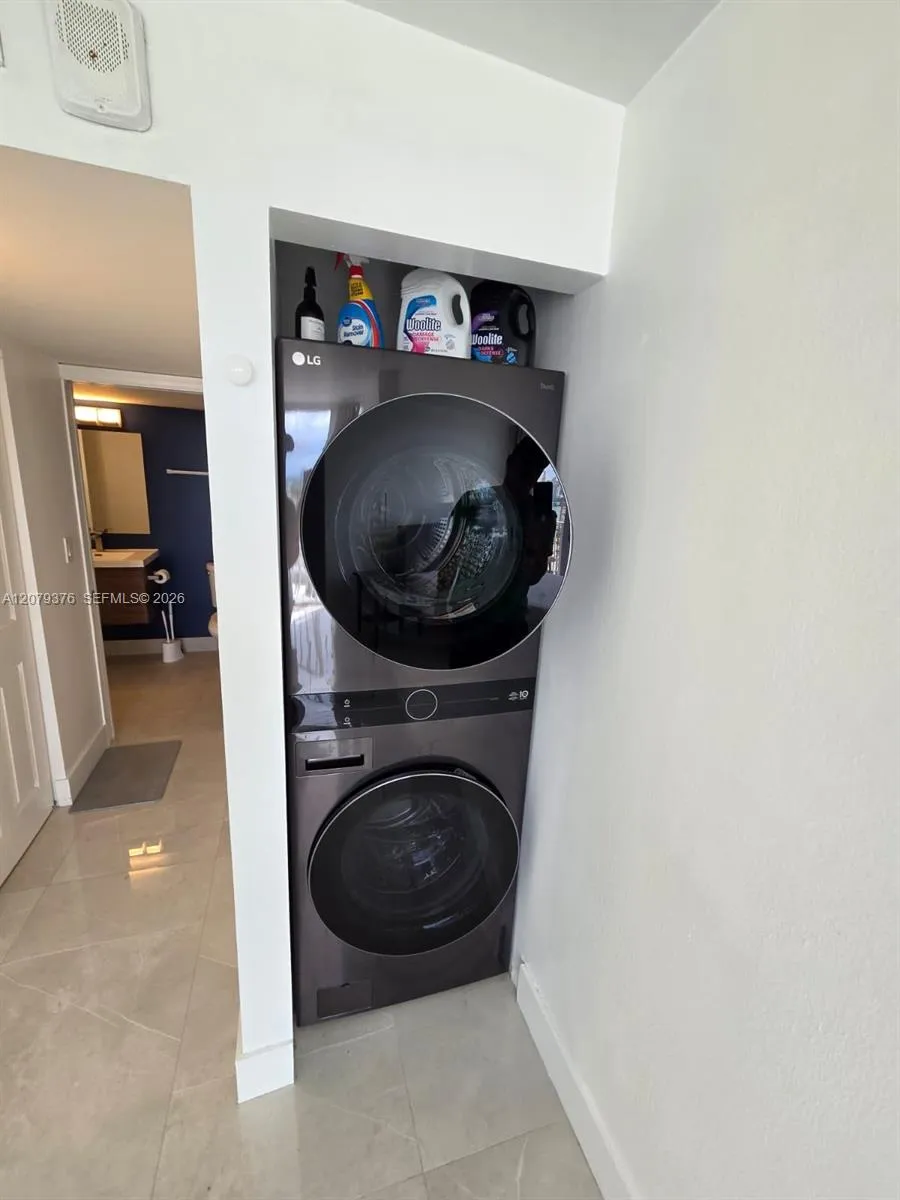 7601 E Treasure Dr #1902 North Bay Village, FL 33141