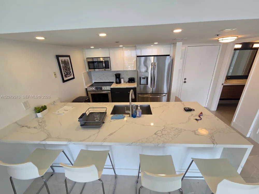 7601 E Treasure Dr #1902 North Bay Village, FL 33141