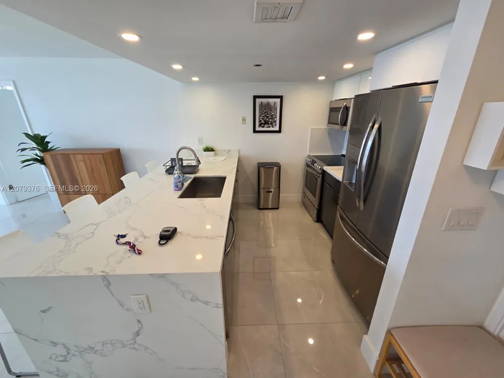 7601 E Treasure Dr #1902 North Bay Village, FL 33141