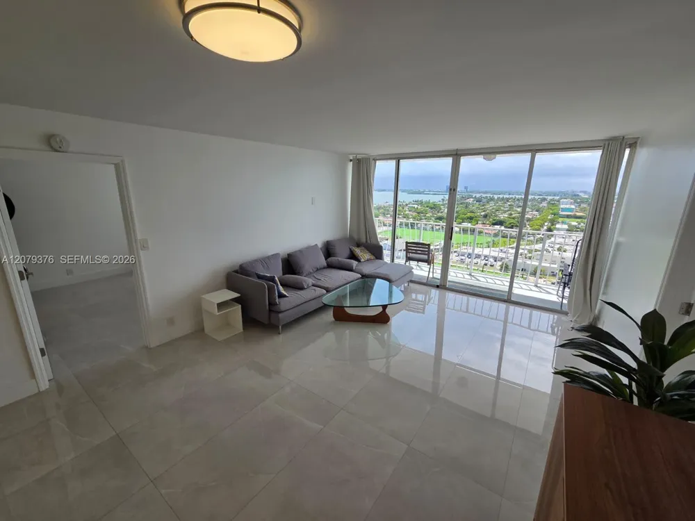 7601 E Treasure Dr #1902 North Bay Village, FL 33141