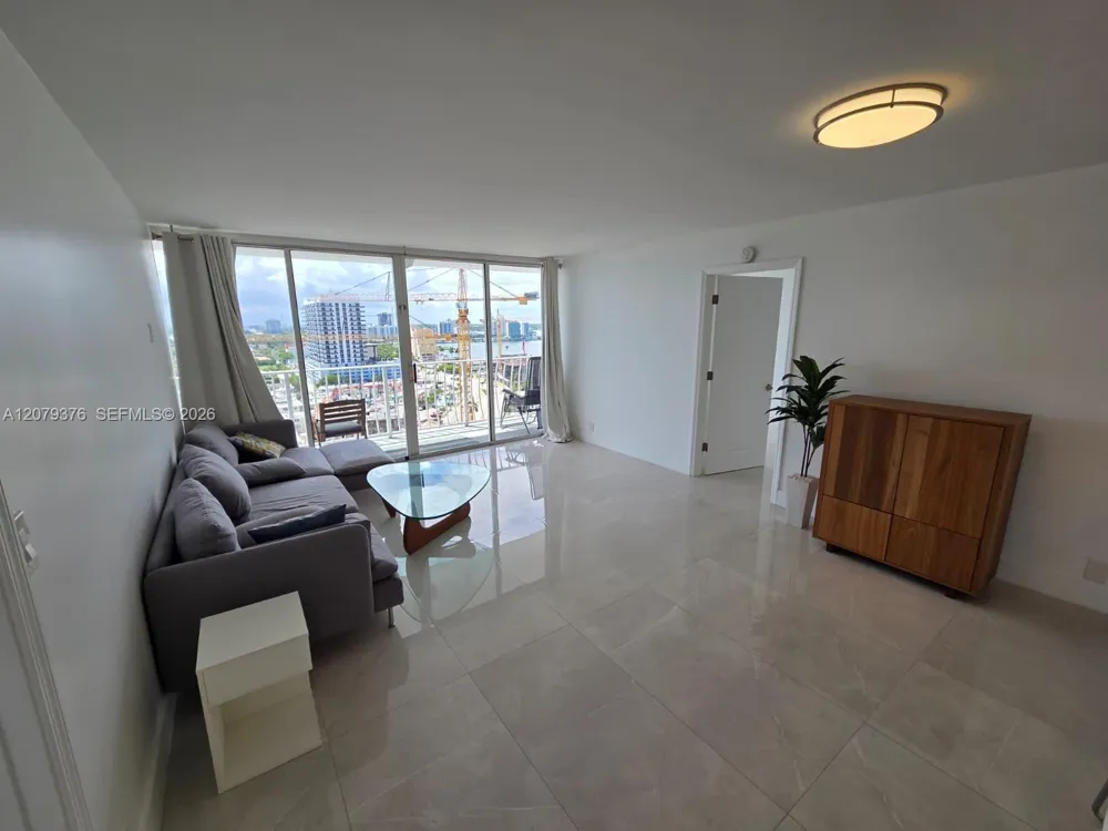 7601 E Treasure Dr #1902 North Bay Village, FL 33141