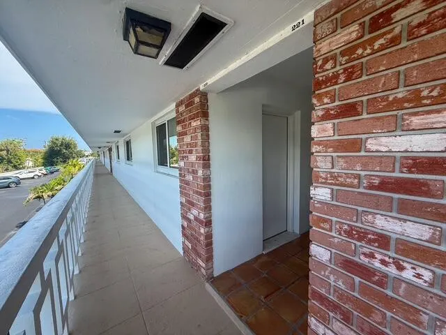 331 Tequesta Drive #220 Tequesta, FL 33469