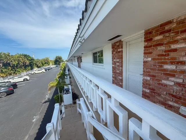 331 Tequesta Drive #220 Tequesta, FL 33469