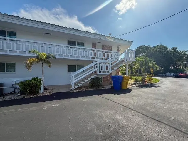 331 Tequesta Drive #220 Tequesta, FL 33469