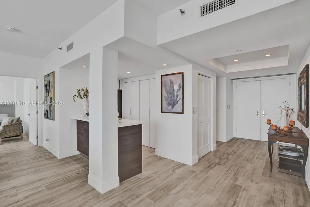 20281 E Country Club Dr #2314 Aventura, FL 33180