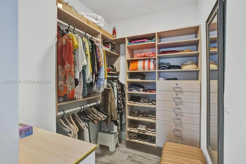 20281 E Country Club Dr #2314 Aventura, FL 33180