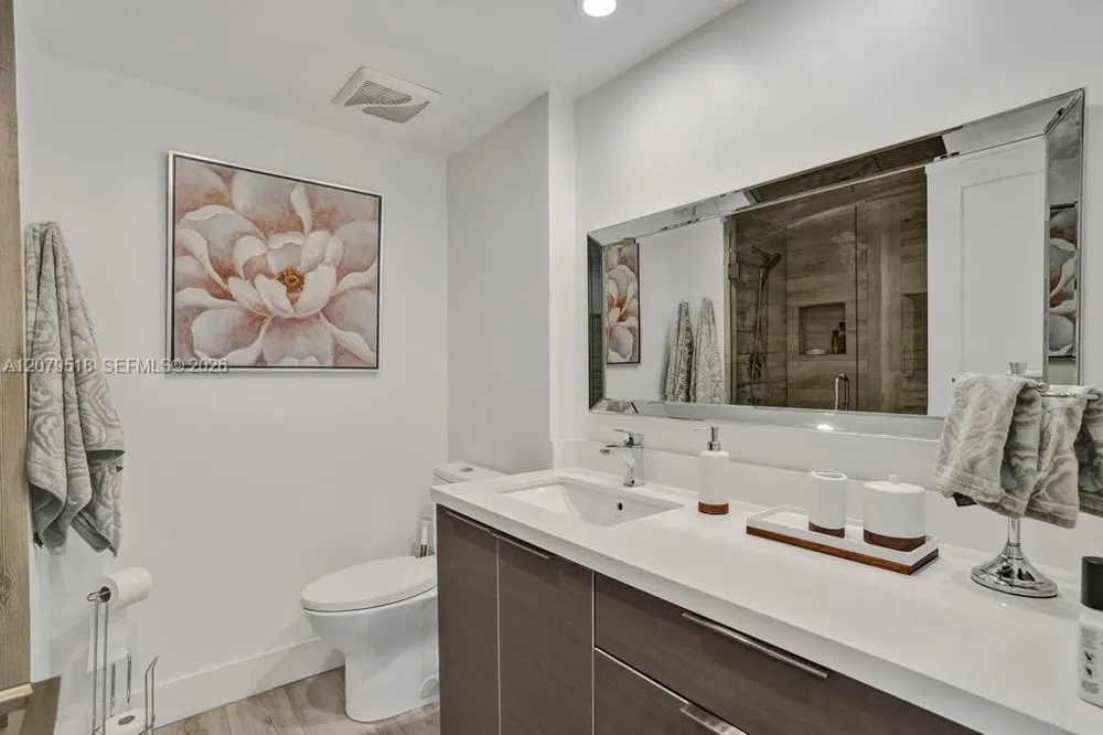 20281 E Country Club Dr #2314 Aventura, FL 33180