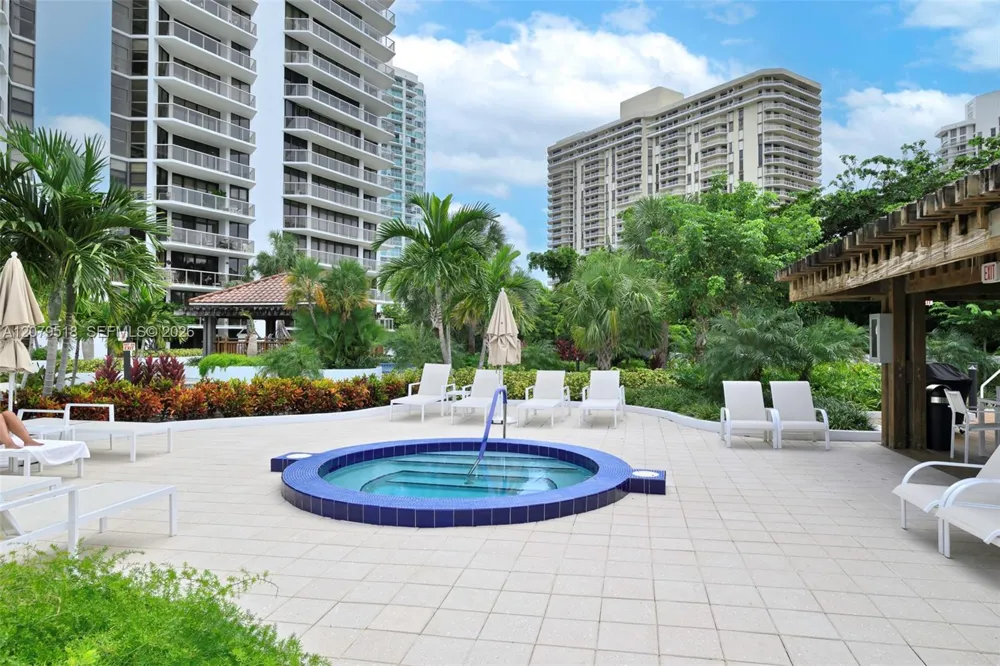 20281 E Country Club Dr #2314 Aventura, FL 33180