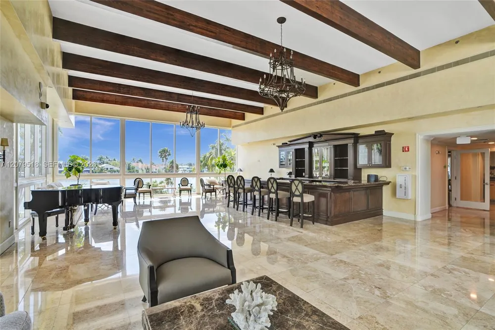 20281 E Country Club Dr #2314 Aventura, FL 33180
