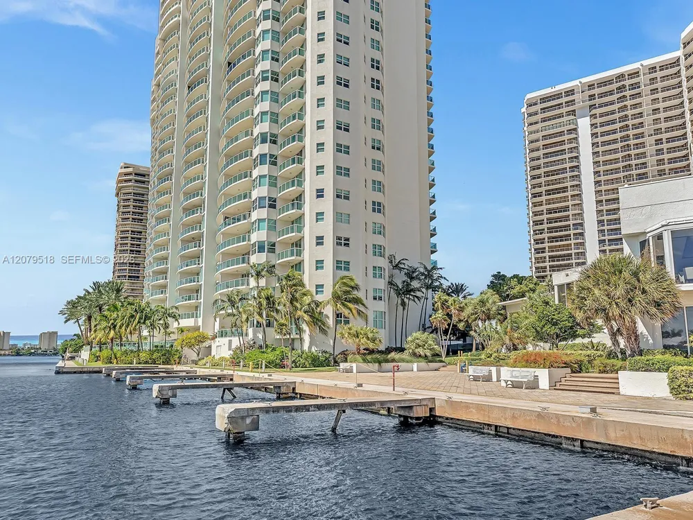 20281 E Country Club Dr #2314 Aventura, FL 33180