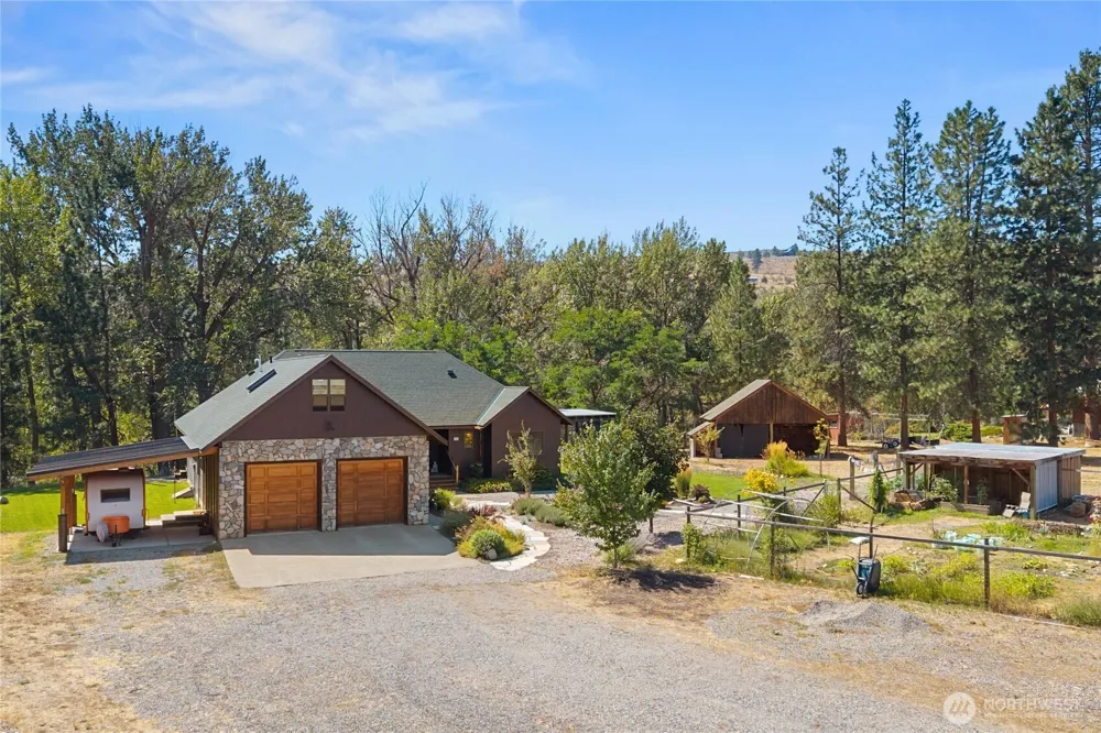 101 Evans Winthrop, WA 98862