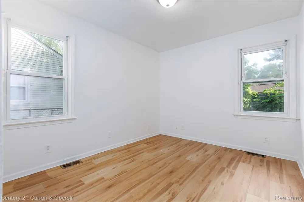 18777 Kingsville Street Harper Woods City, MI 48225